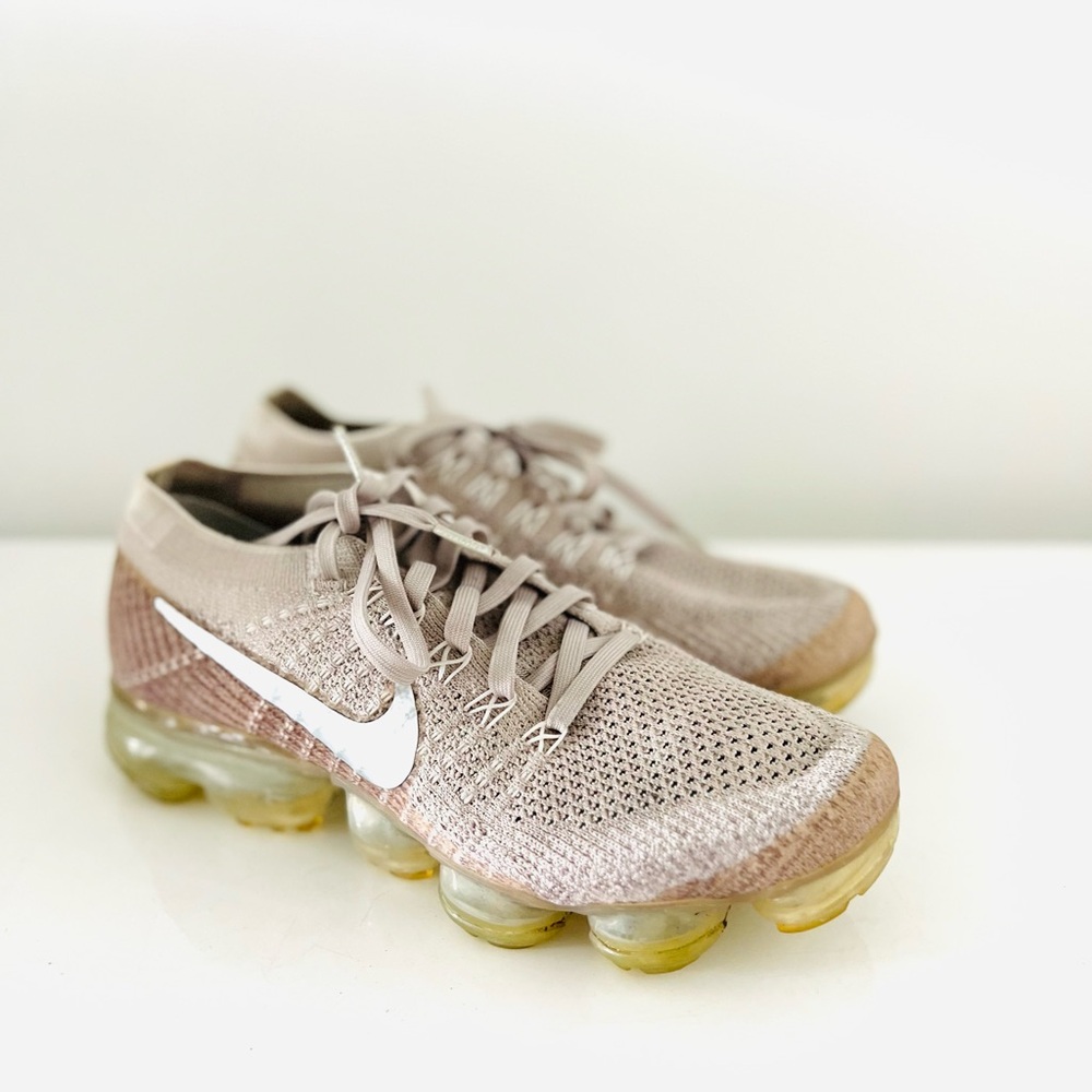 Nike Air Vapormax Flyknit sneakers - Picture 6 of 10